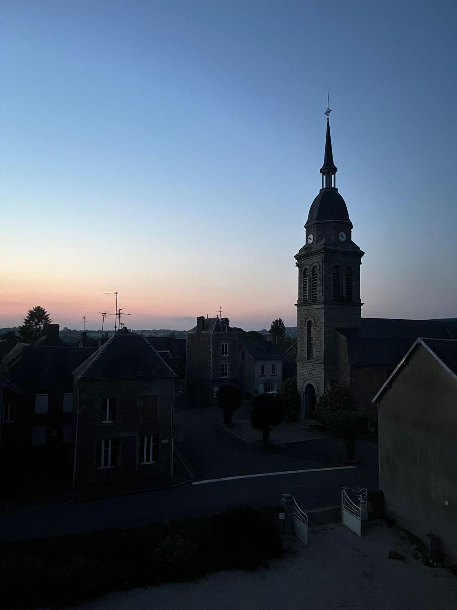 Maison D'Hotes La Doucelle Culture Et Bien-Etre Lignieres-Orgeres Kültér fotó