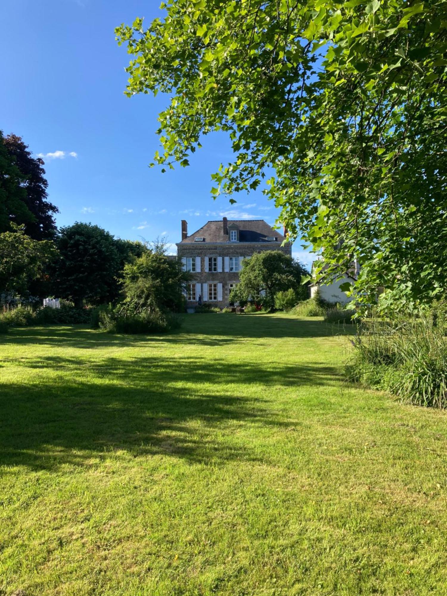 Maison D'Hotes La Doucelle Culture Et Bien-Etre Lignieres-Orgeres Kültér fotó